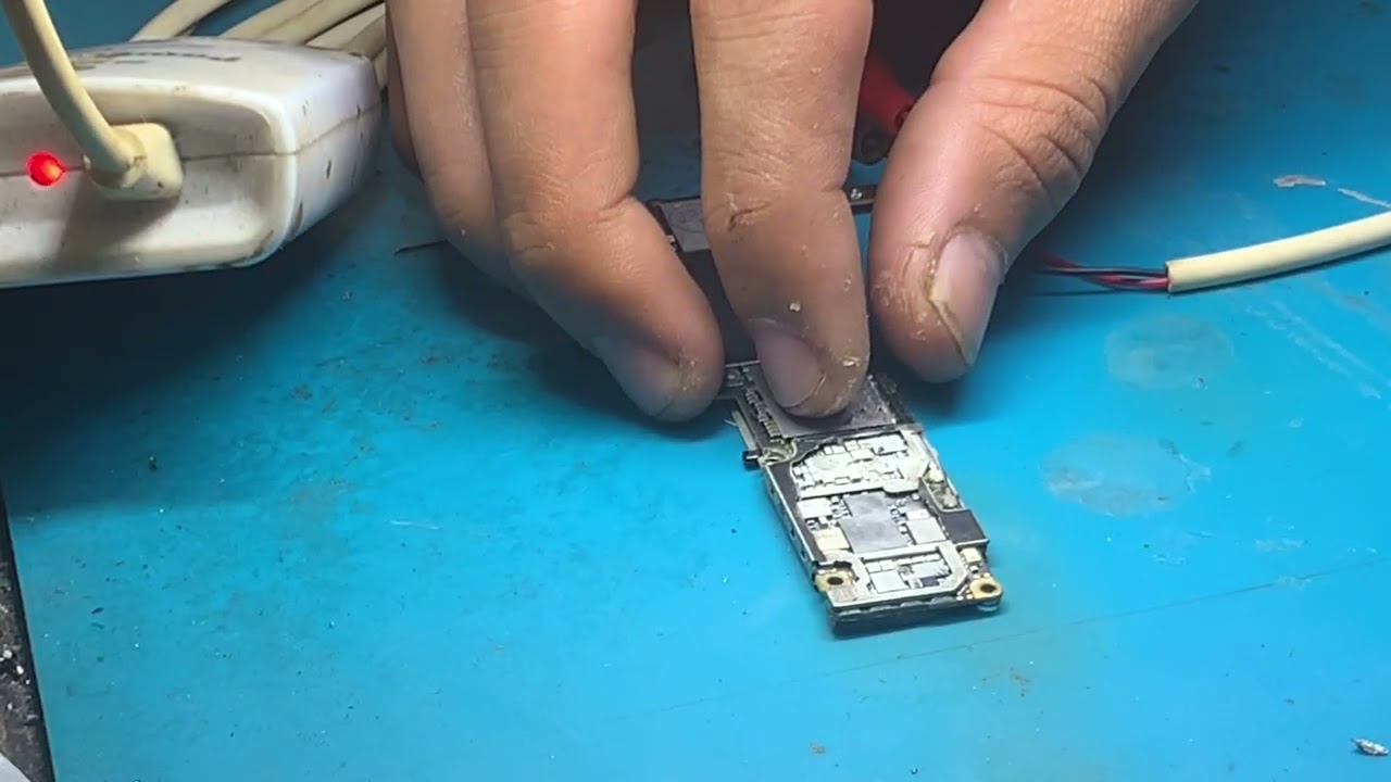 Iphone 6s tiba tiba mati total. konslet sebelum on, short vcc main