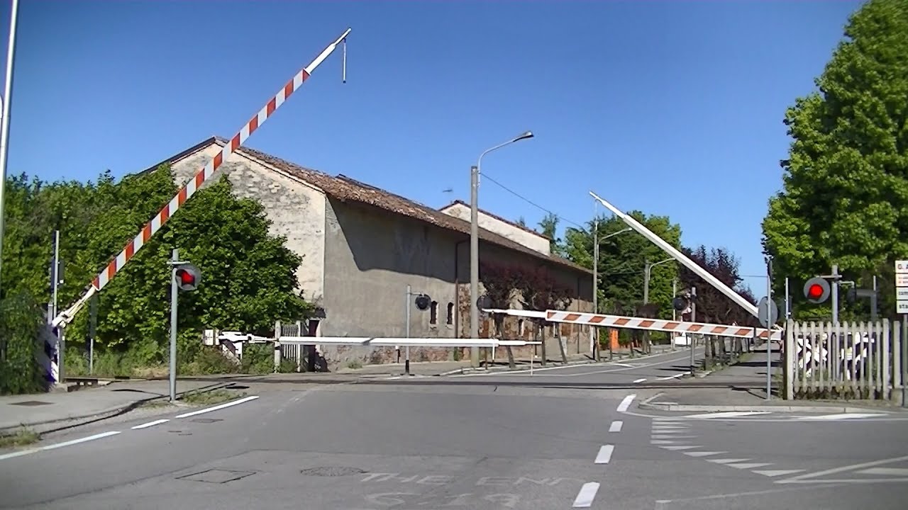 Spoorwegovergang San Giovanni in Croce (I) // Railroad crossing // Passaggio a livello