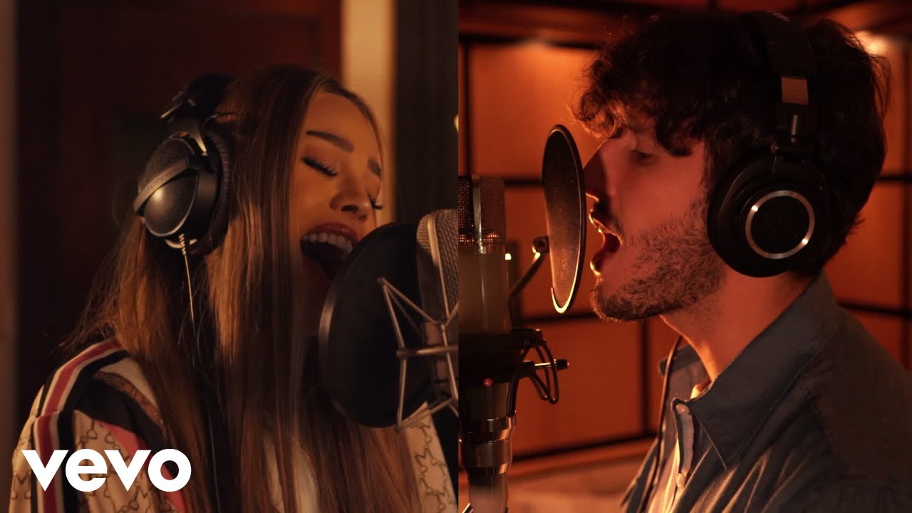 Danna Paola, Sebastián Yatra - No Bailes Sola (Versión Acústica)