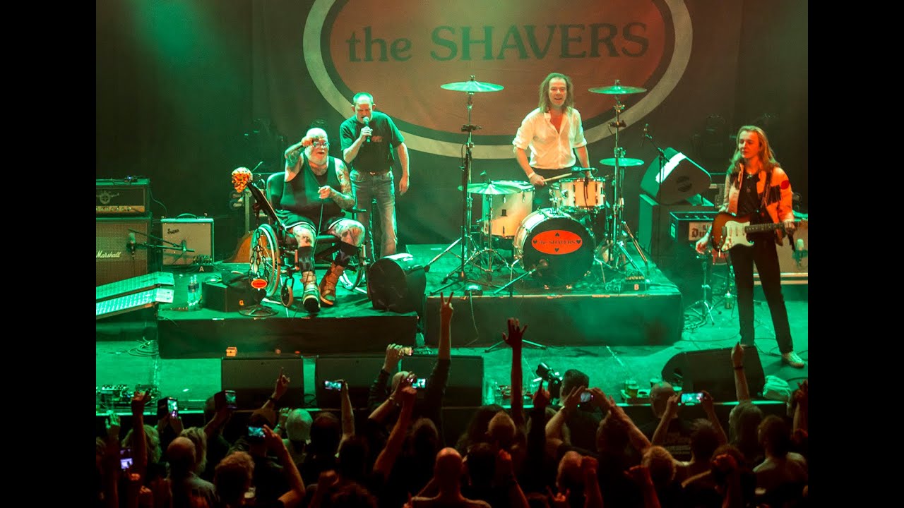 Halvarine Gatverdamme door The Shavers