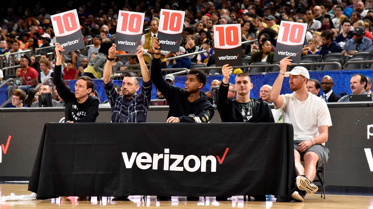 Конкурс слэм-данков NBA D-League 2017, представленный компанией Verizon.