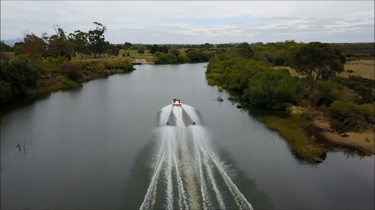 Tassie Barefooters taking a doubles rip | World Barefoot Center