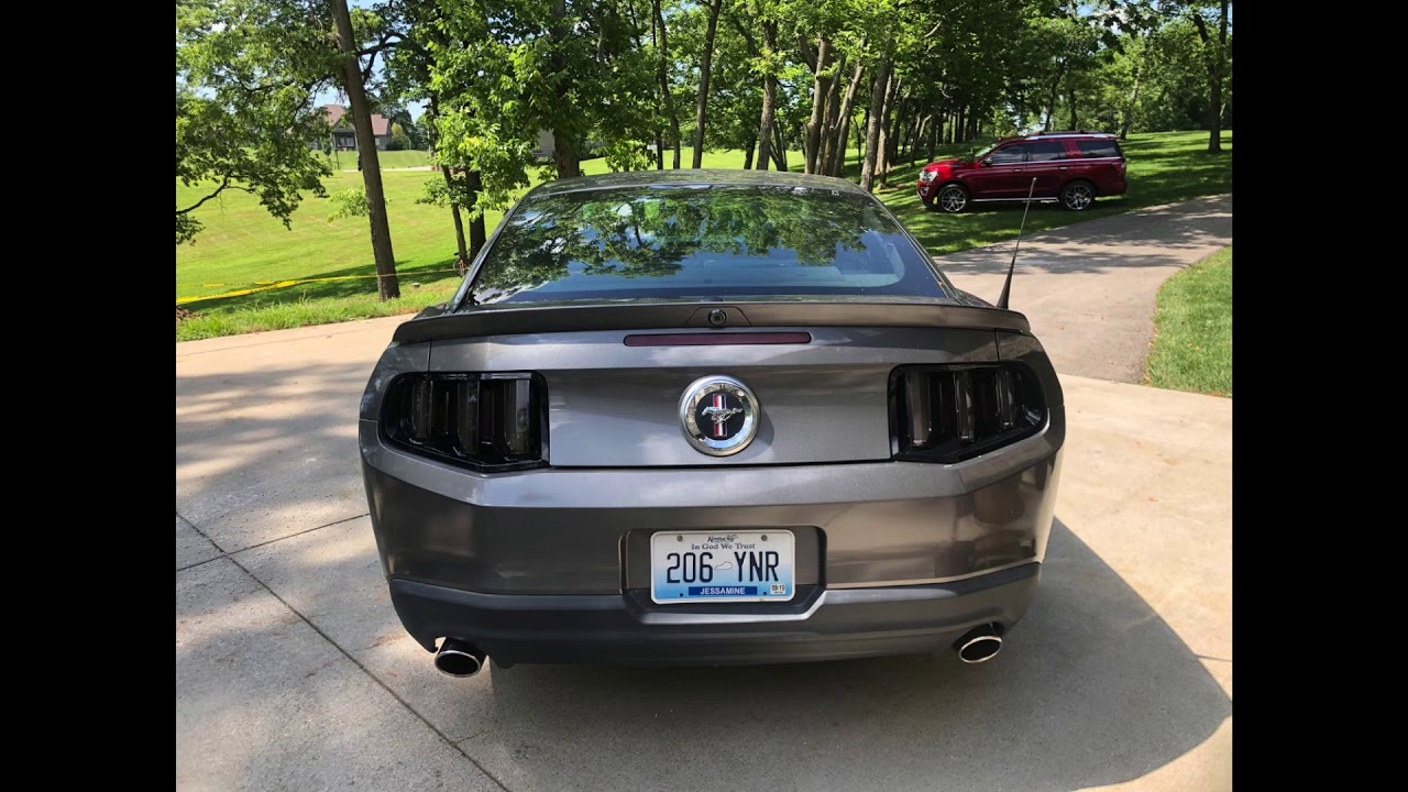 Raxiom Vector V2 Taillights/Rtr decklid (10-12 Mustang)