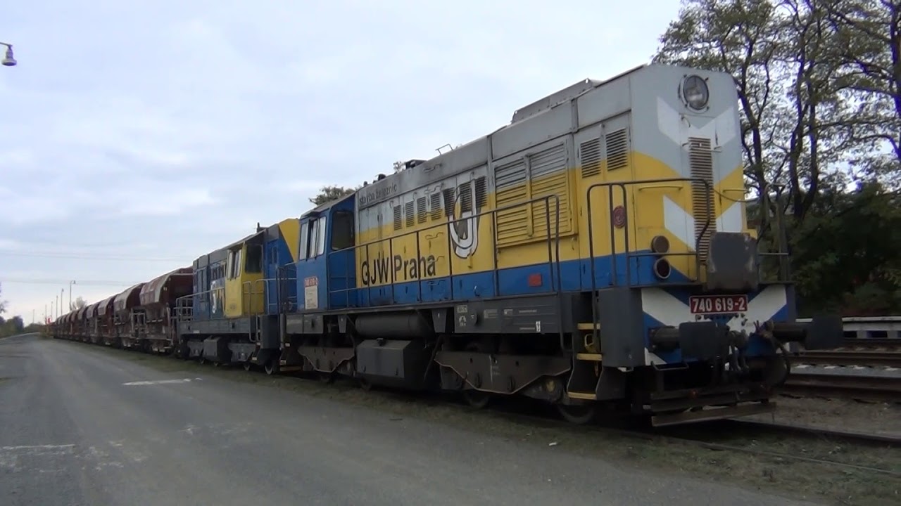 Lokomotivy řady 742 a 740 na trati 070.
