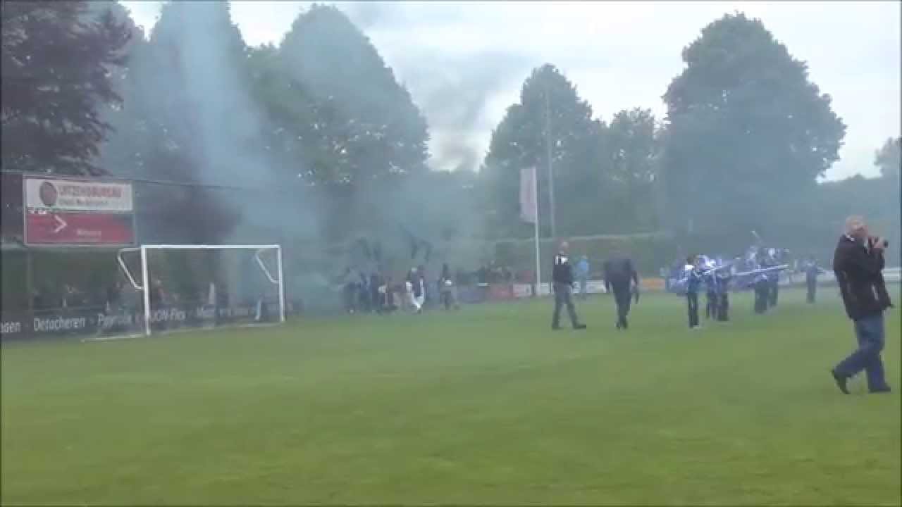 De Zweef 1. Kampioen 2e klasse J 2013-2014. Voor- en na- de aftrap. HD