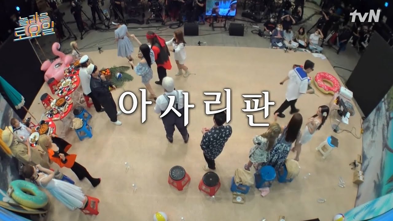 소녀시대와 어이없는 대화 Beware of frightening scenes 잘 놀라는 분들은 보지마세요