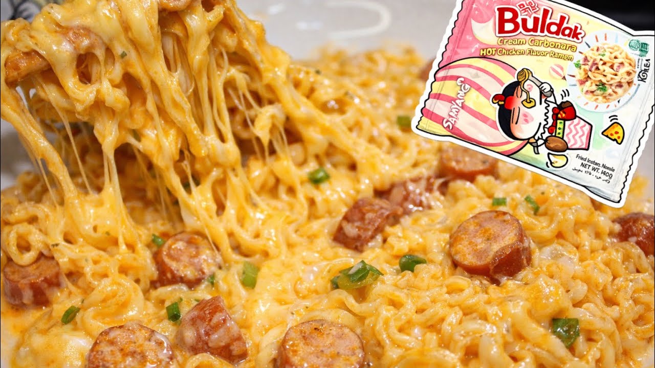 Cheesy Korean Buldak noodles in 4 minutes 🧀 أسهل وألذ نودلز كوري إندومي بالجبن  