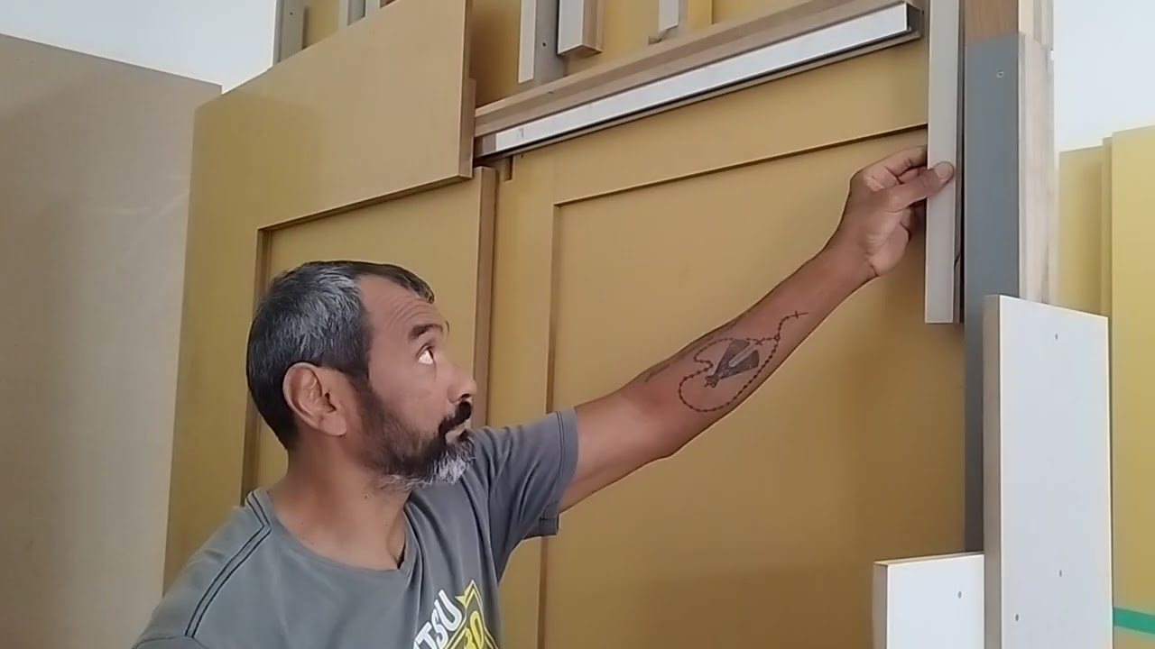como fazer PORTA DE CORRER NUMA PASSAGEM DE BANHEIRO PARA O QUARTO (dica e macetes).