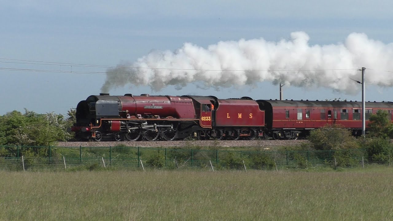 6233 'Duchess of Sutherland' steams through Hertfordshire on 