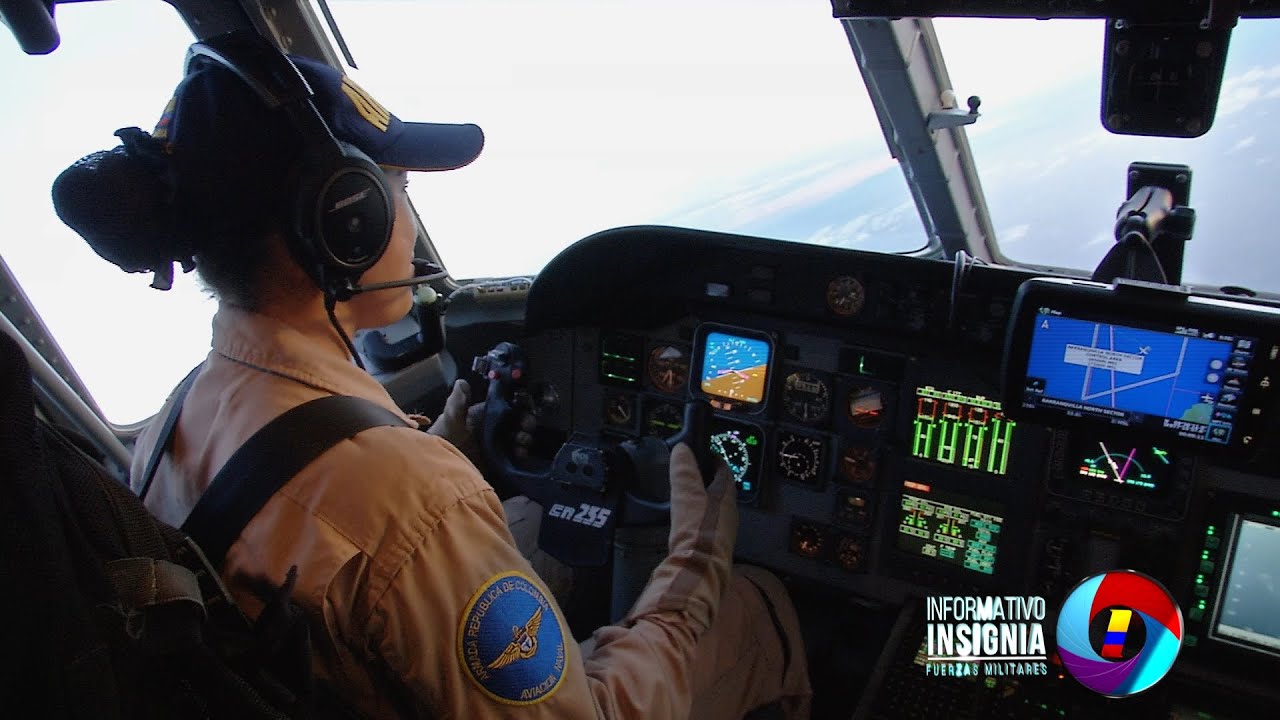 AVIACIÓN NAVAL MUJER PILOTO