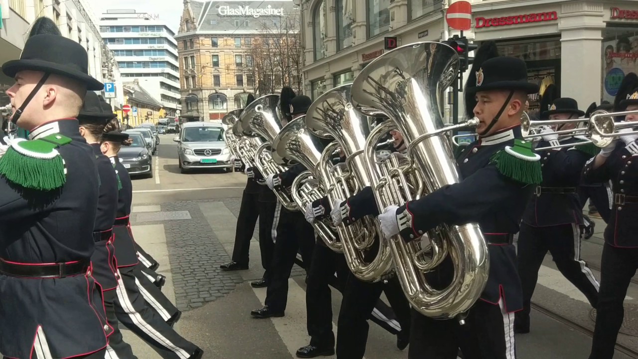 HMKG 2017 - Farvel Til En Slavisk Kvinne - 2017-04-19 Fra årets første vaktparade