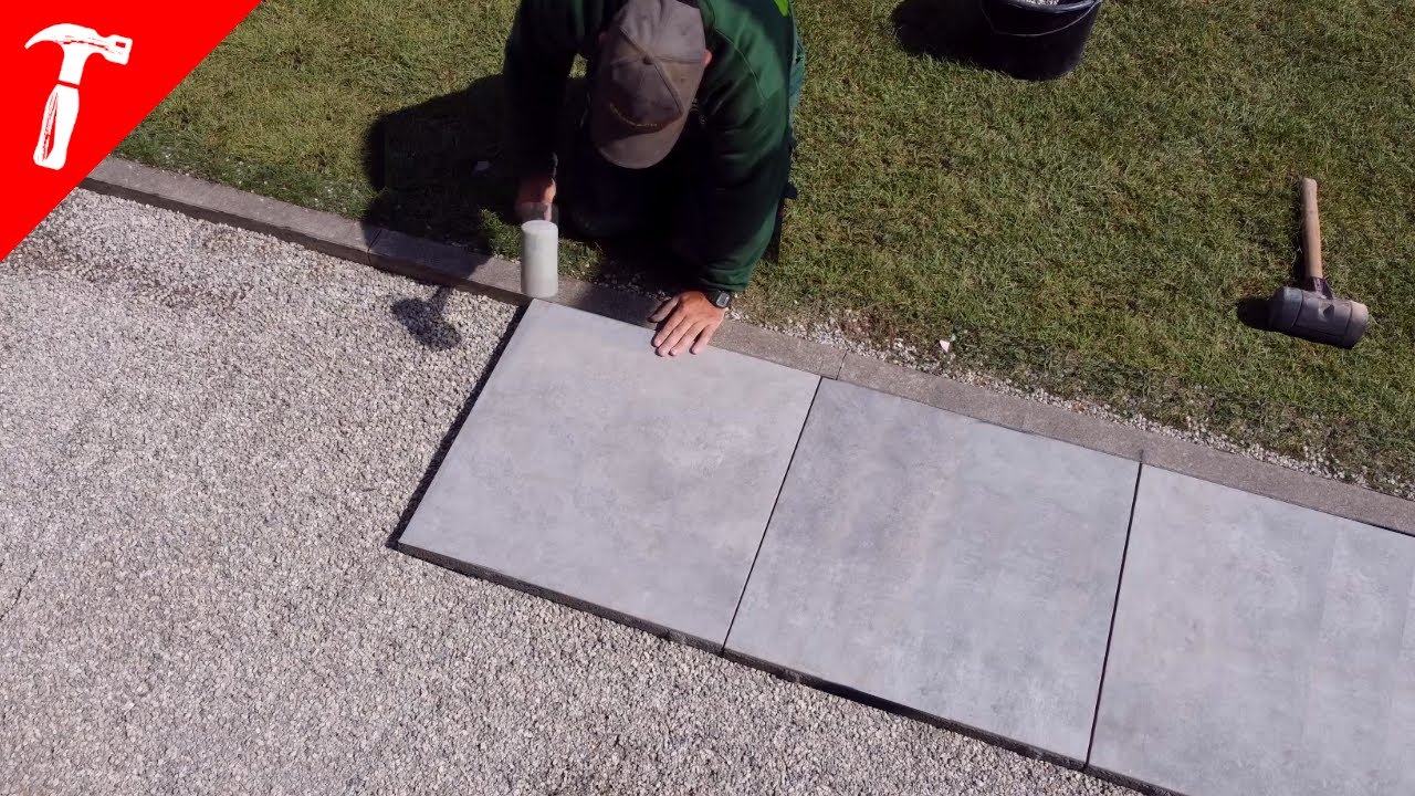 Gartenbauer packt aus - So verlegt man eine Terrasse aus Keramik in Splitt!