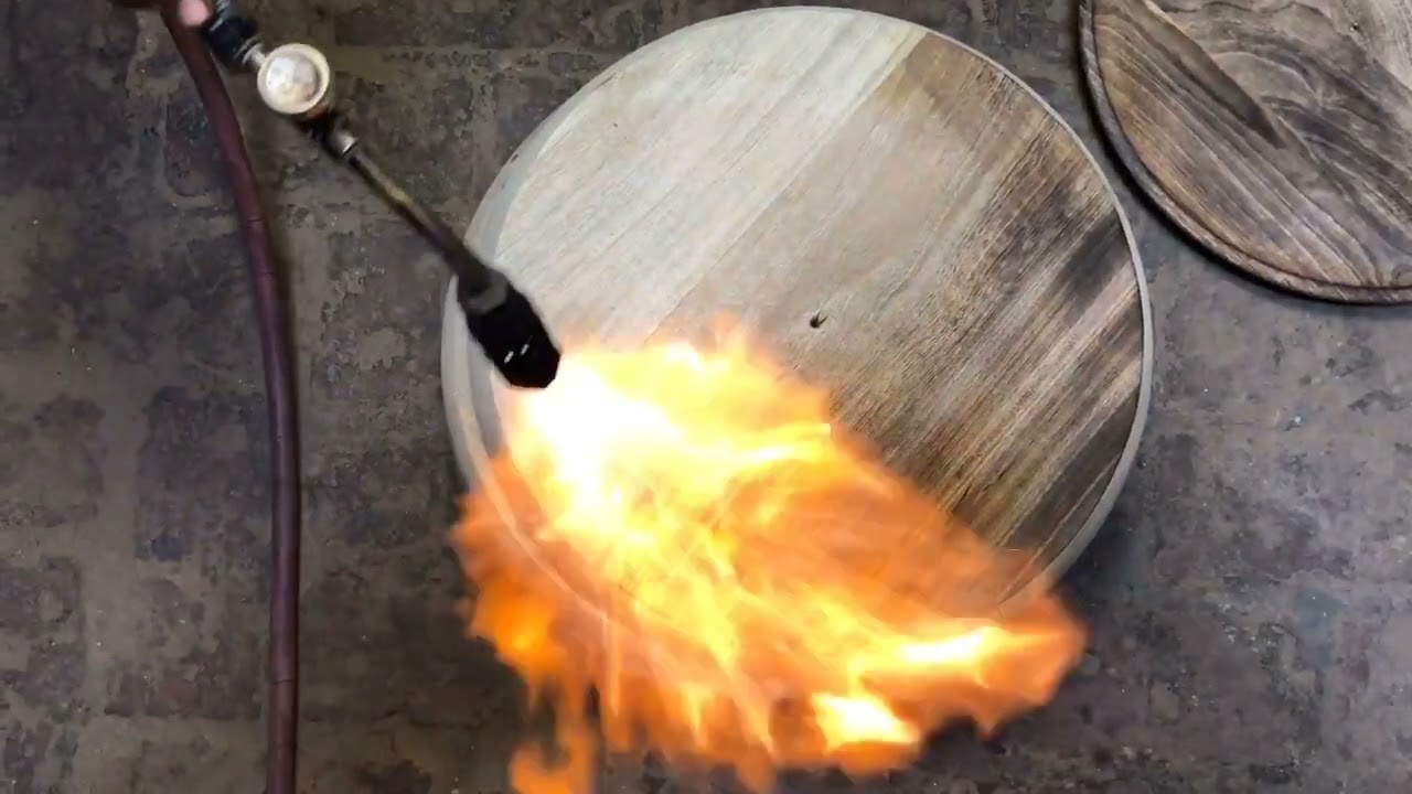 Bjorn, dans les coulisses   bois de manguier   Fabrication et shooting