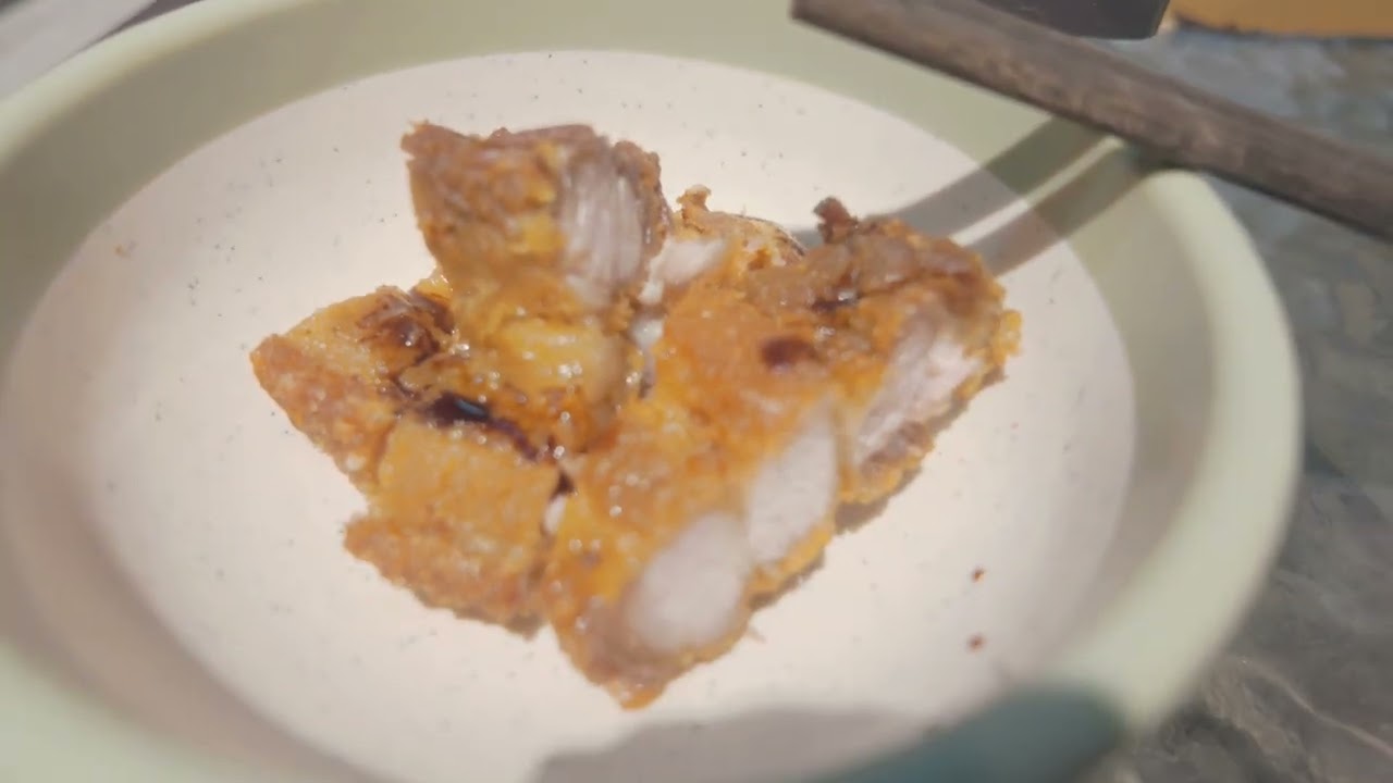 เฮียเล็ก หมูสามอย่าง