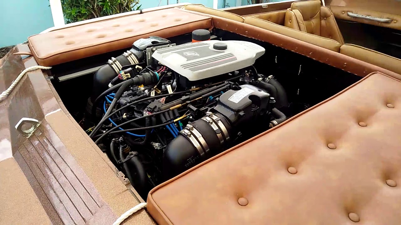 Glastron Carlson CVX-18 boat