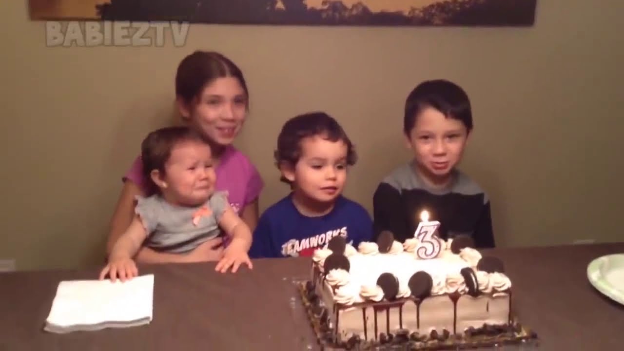 BEBES DIVERTIDOS Soplando velas - La mejor compilaci&oacute;n divertida de NI&Ntilde;OS- BEBES