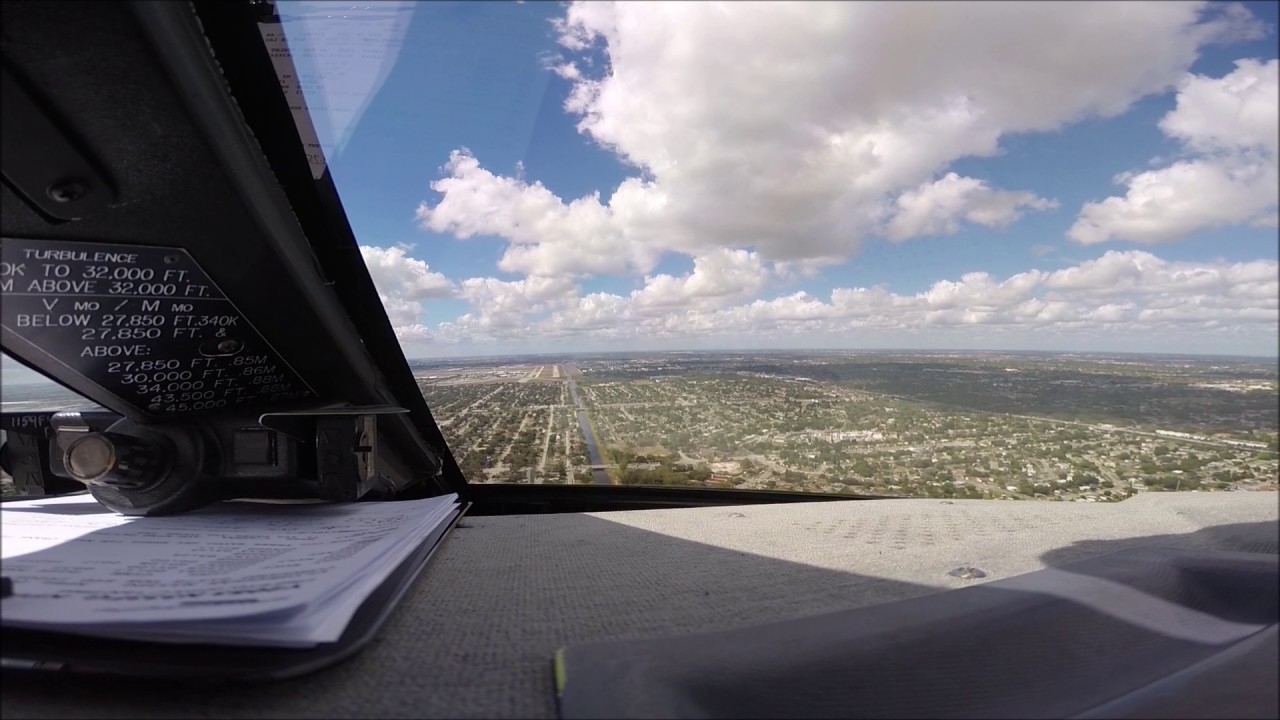 Gulfstream IV-SP Cockpit View Landing Opa-Locka Runway 27R KOPF