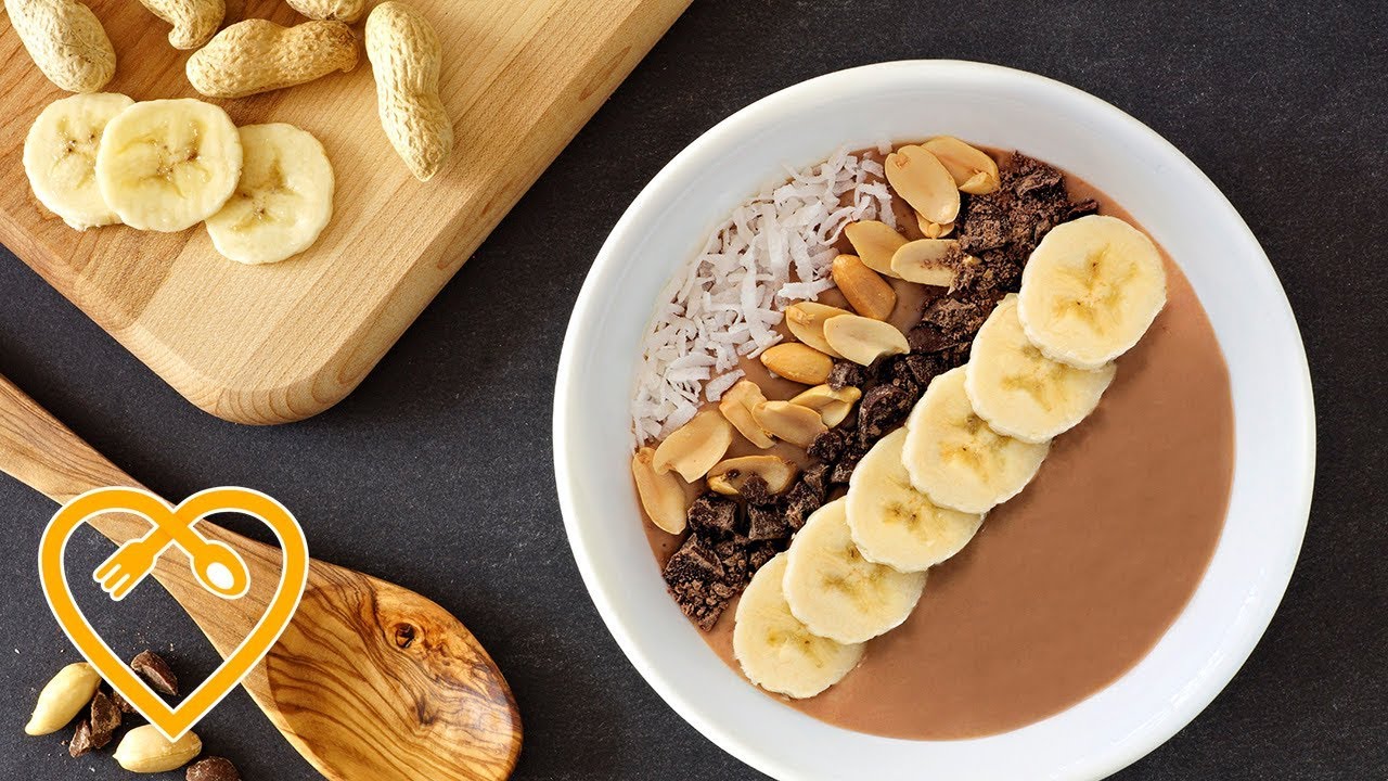 Smoothie Bowl Rezept zum Abnehmen - Erdnuss & Schoko - Mein gesunder Ern&auml;hrungsplan