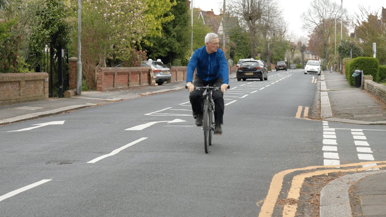 How to pass a minor road