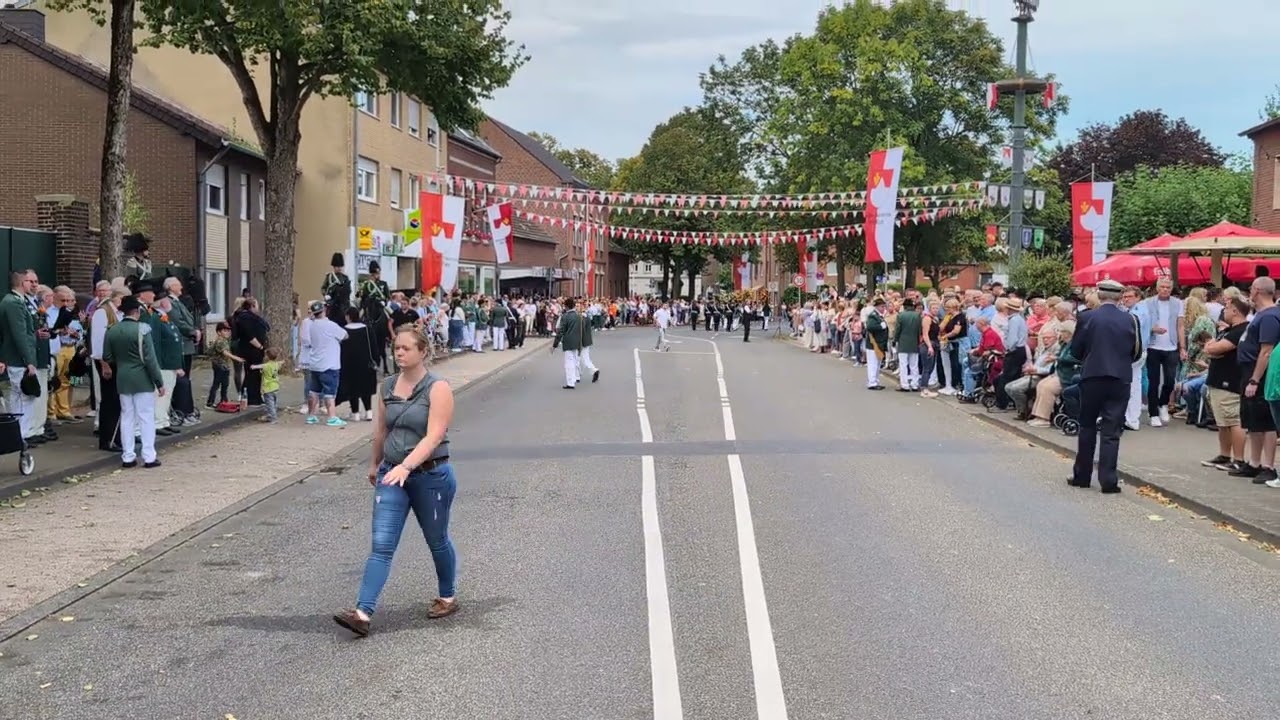 Blumen  und Fahnenparade 2024