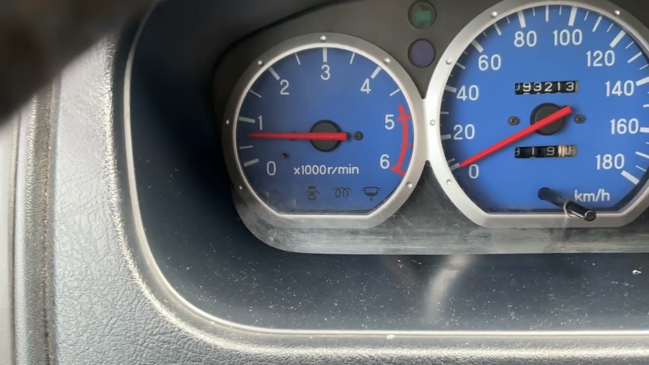 Mitsubishi Adventure 1