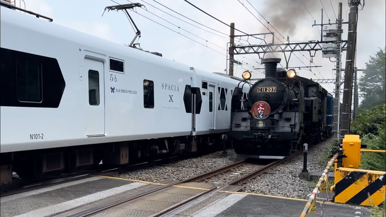 【スペーシアXとすれ違うSL大樹ふたら71号】東武C11-207+ヨ8709+14系(2B)+12系(1B)+DE10-1109 上今市〜東武日光(日光線第459号踏切)通過
