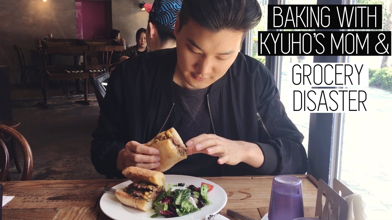 Baking w/ Kyuho's Mom & Grocery Disaster (자막)국제커플 브이로그 어머니와 베이킹 배워보기