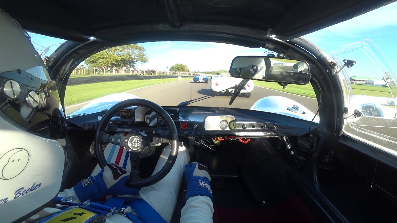 GOODWOOD REVIVAL 2019, Battle between 2 PORSCHE 910 in a field of lolas and mclaren