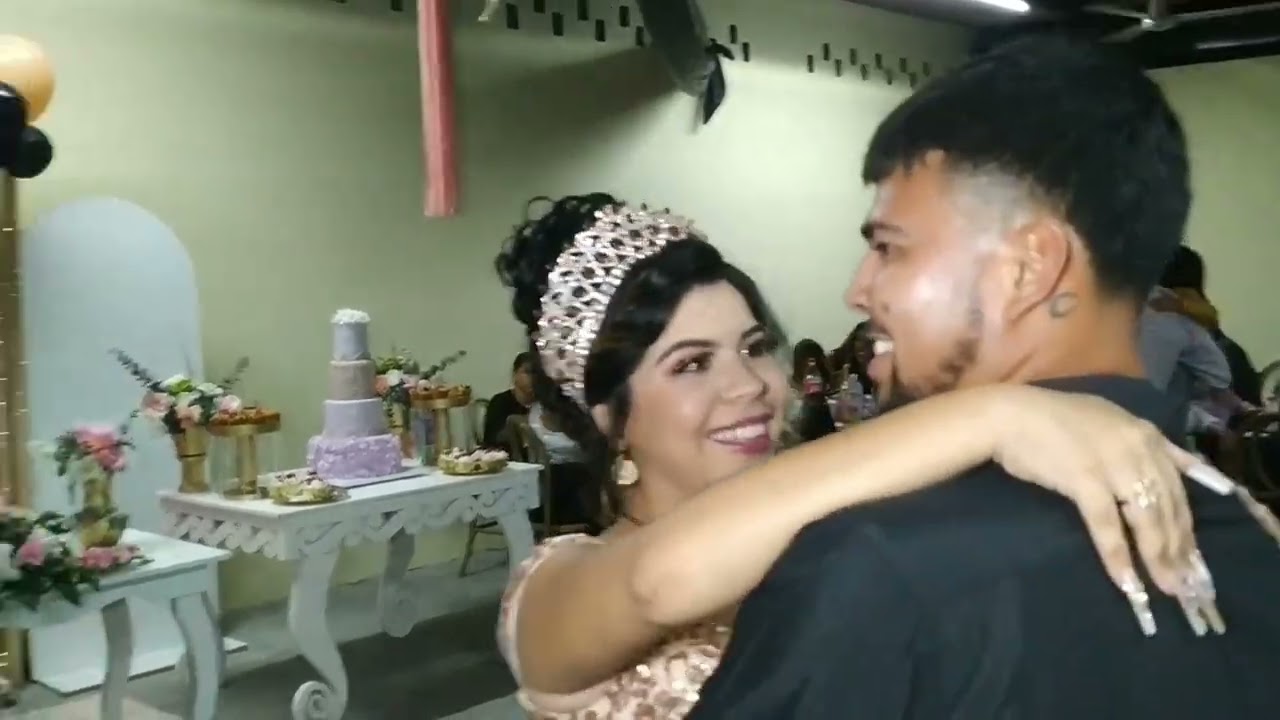 Regalo sorpresa a Nilsa en sus XV años