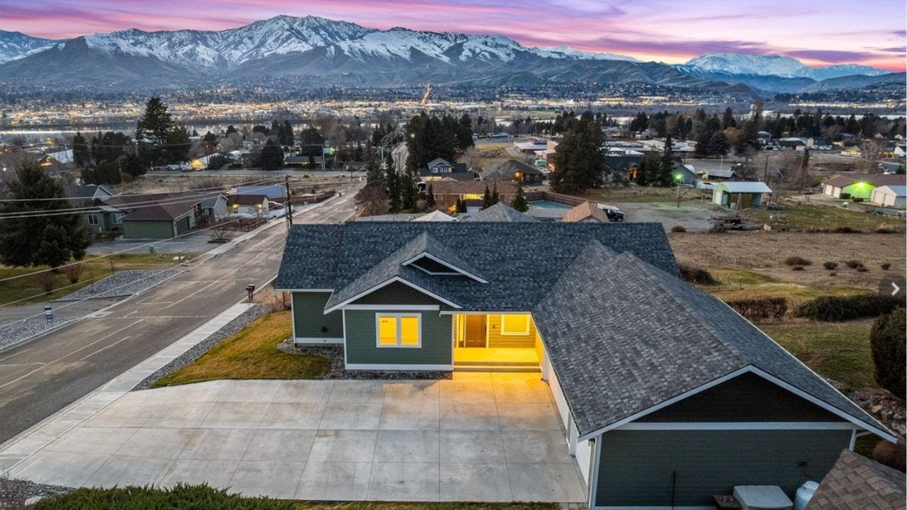 Luxury Daylight Rambler with Wenatchee Valley & Mountain Views | Custom Home Tour
