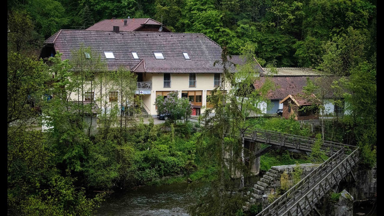 PASSAU: Armbrust-Drama mit drei Toten in Romantik-Pension
