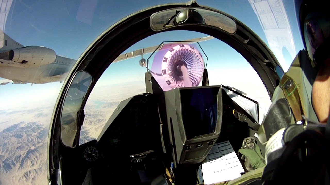 Ravitaillement en vol sur Rafale Marine