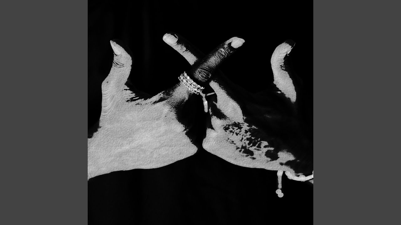 Tiens &Ccedil;a L&agrave;-Bas