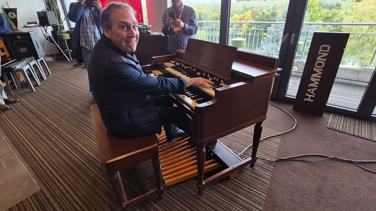 Hammond B3 organ with 2 Leslie speakers played by Michael Falkenstein (2) 🎶🎵🎹👍😉