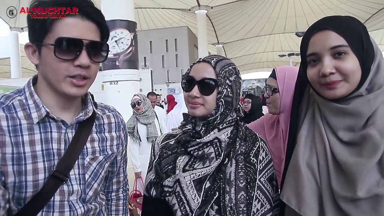 Umroh  bersama Laudya chintya Bella, Zaskia Sungkar, dan Irwansyah.