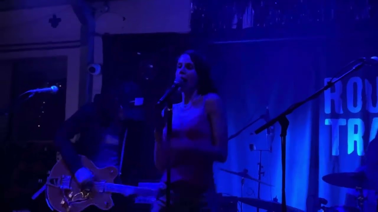 Bar Italia - Cowbella 17/10/2025 live at London Rough Trade East #indiemusic 