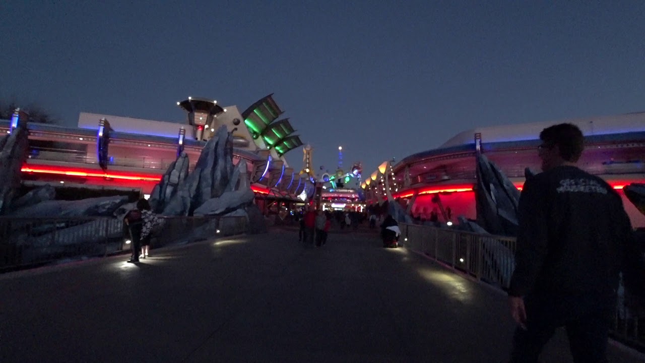 Magic kingdom : Walkthrough at night : Décember 2018 : Very Merry Christmas Party