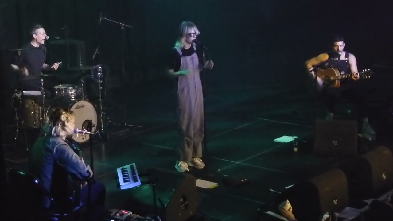Maya Hawke - Missing Out + I Wanna Be Sedated (Ramones cover) | Live Melkweg Amsterdam 2023