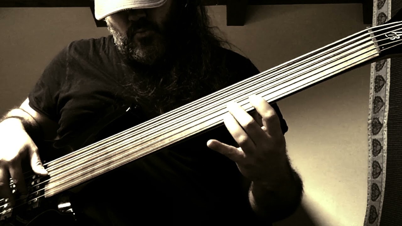 Buddy Walkin - Jam A minor on HB 6str Fretless 😎🎶