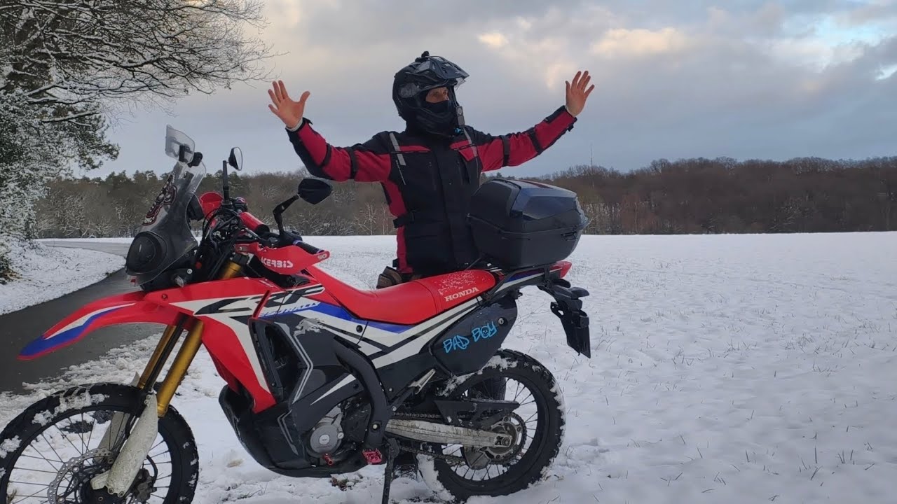 im Winter Motorrad fahren und auch bei Schnee. 