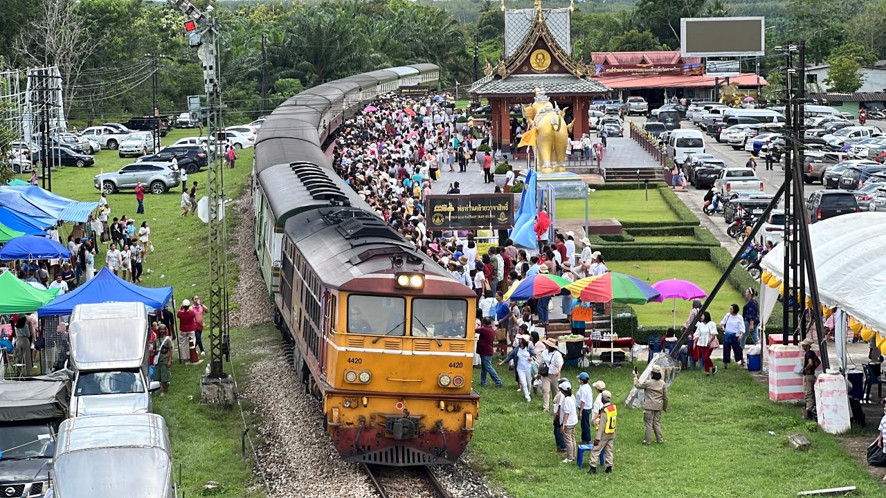 รถไฟมาคนหายไปครึ่งวัด ทอดกฐินวัดธาตุน้อย