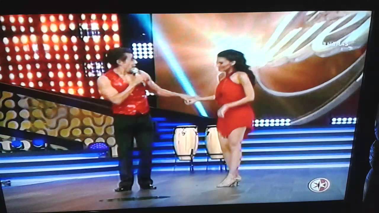 Livia Brito bailando merengue primer desafío.