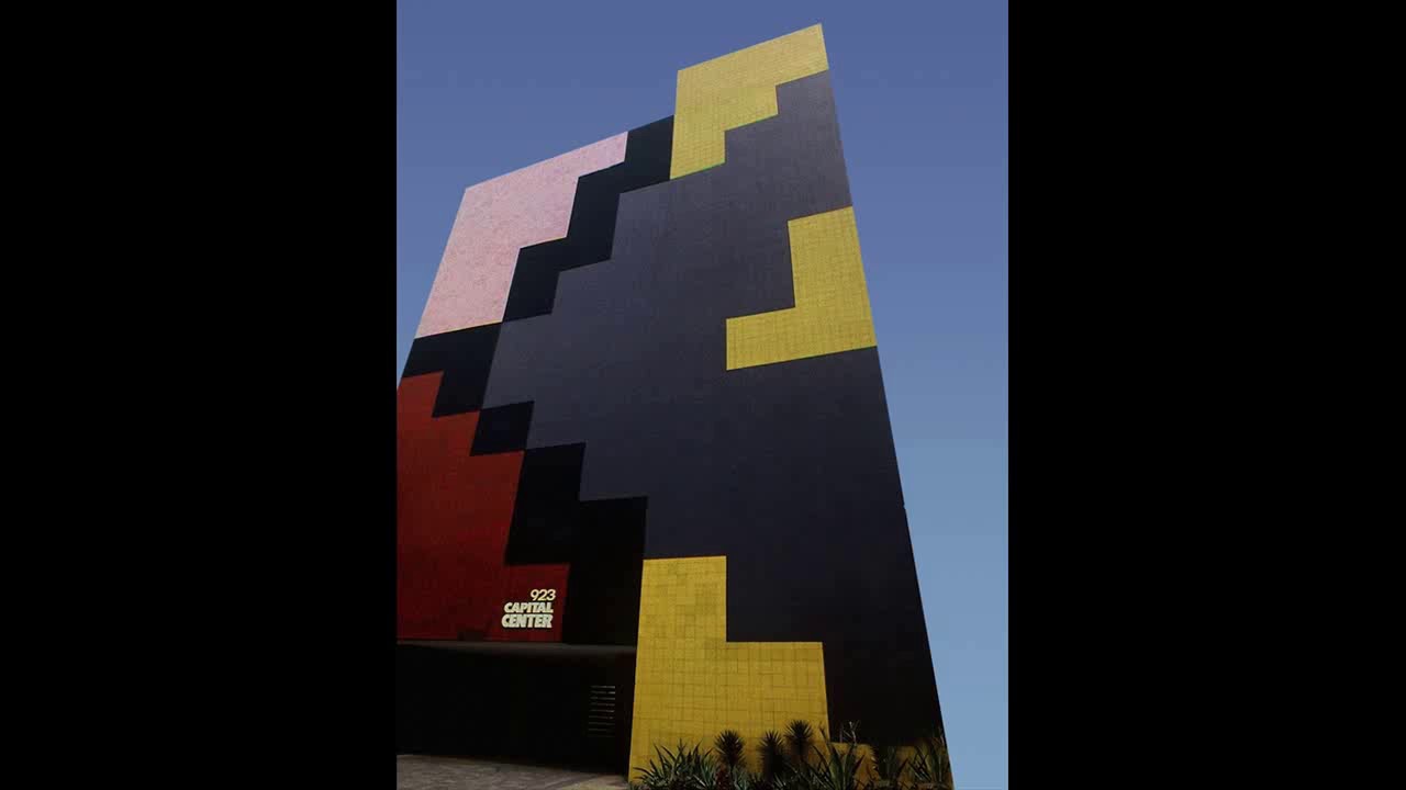 10 Unbelievable People Architectural Optical Illusions