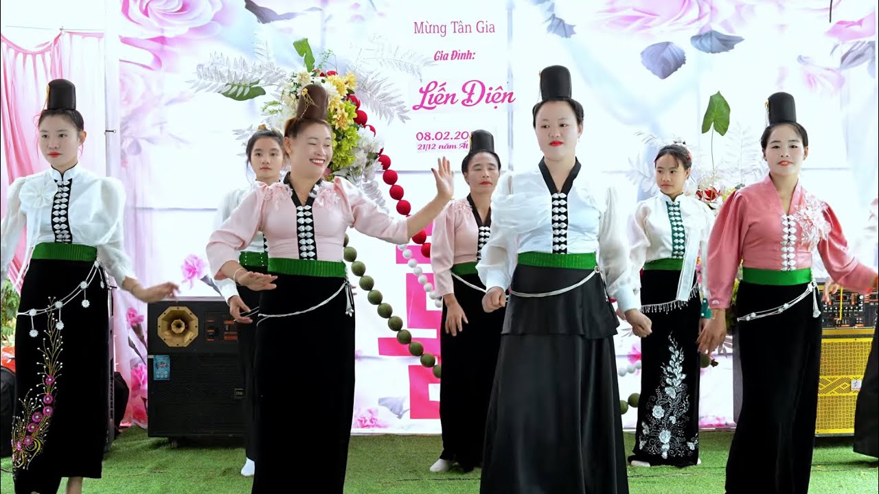 Đội Múa Gia Đình Mừng Lễ Tân Gia Đại Cát Gia Liến Điện Bản Mỏ 