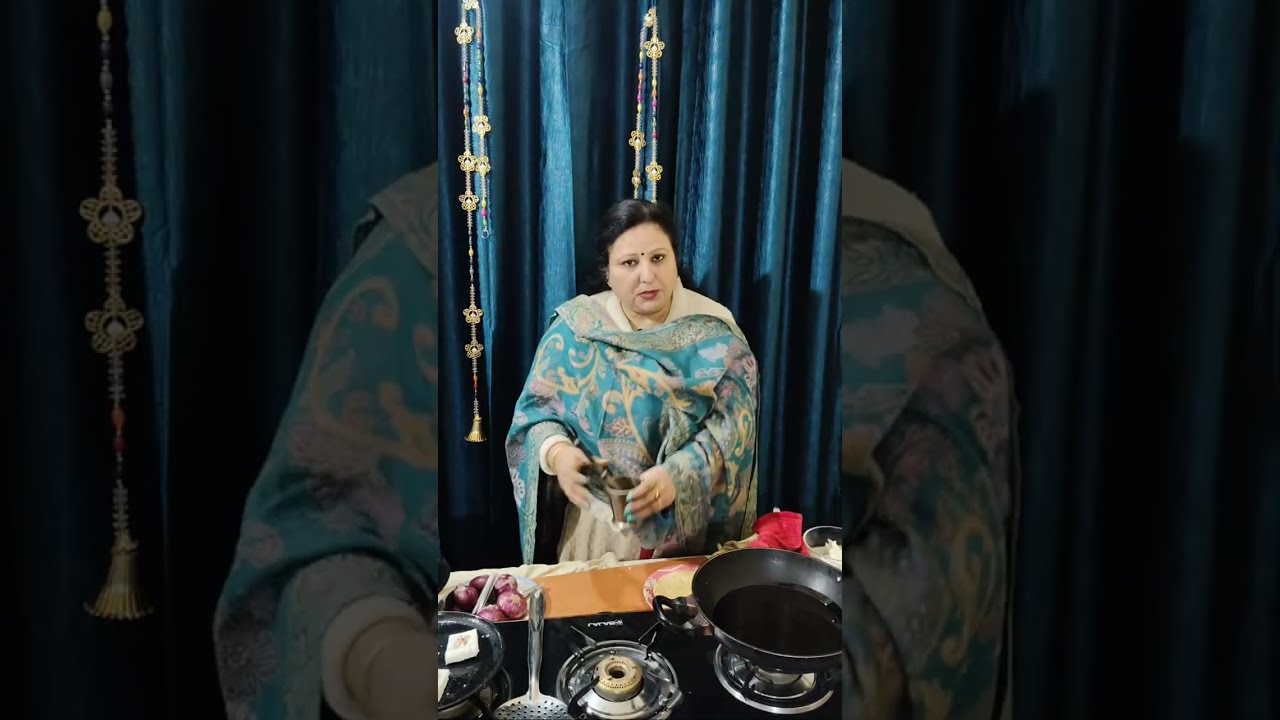 मलाई कोफ्ता, तिल गुड़ की बर्फी और पापड़ पनीर रोल बनाने की रेसिपी। Lata Khanna Ki Rasoi is Live.