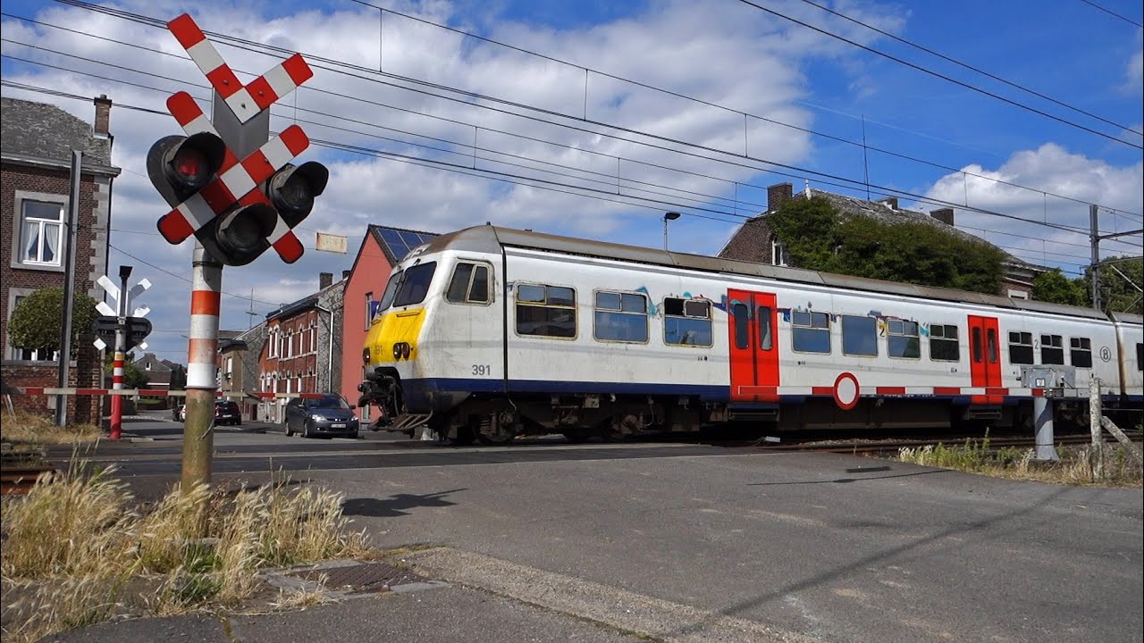 Level crossings in Belgium