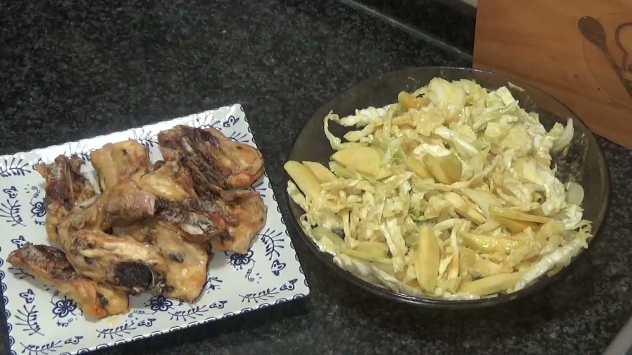Ensalada de col y manzana con vinagreta de mostaza 🌿