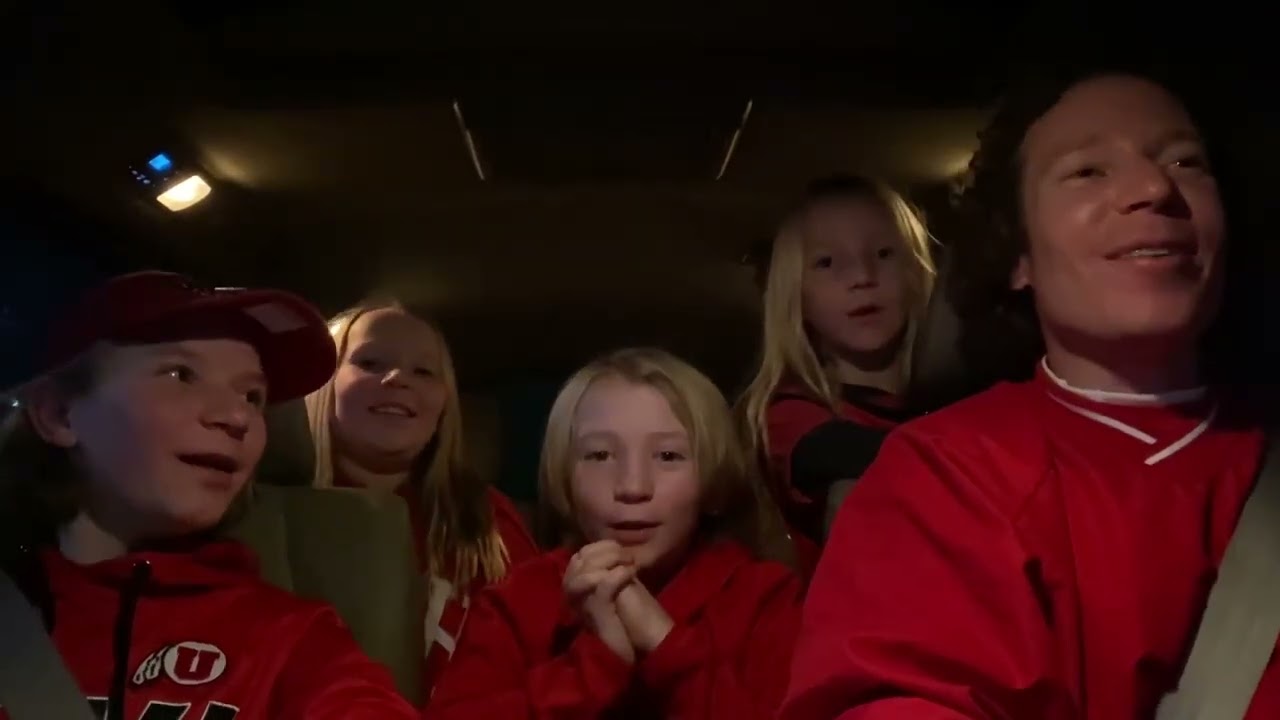 Family sings University of Utah fight song - Utah Man