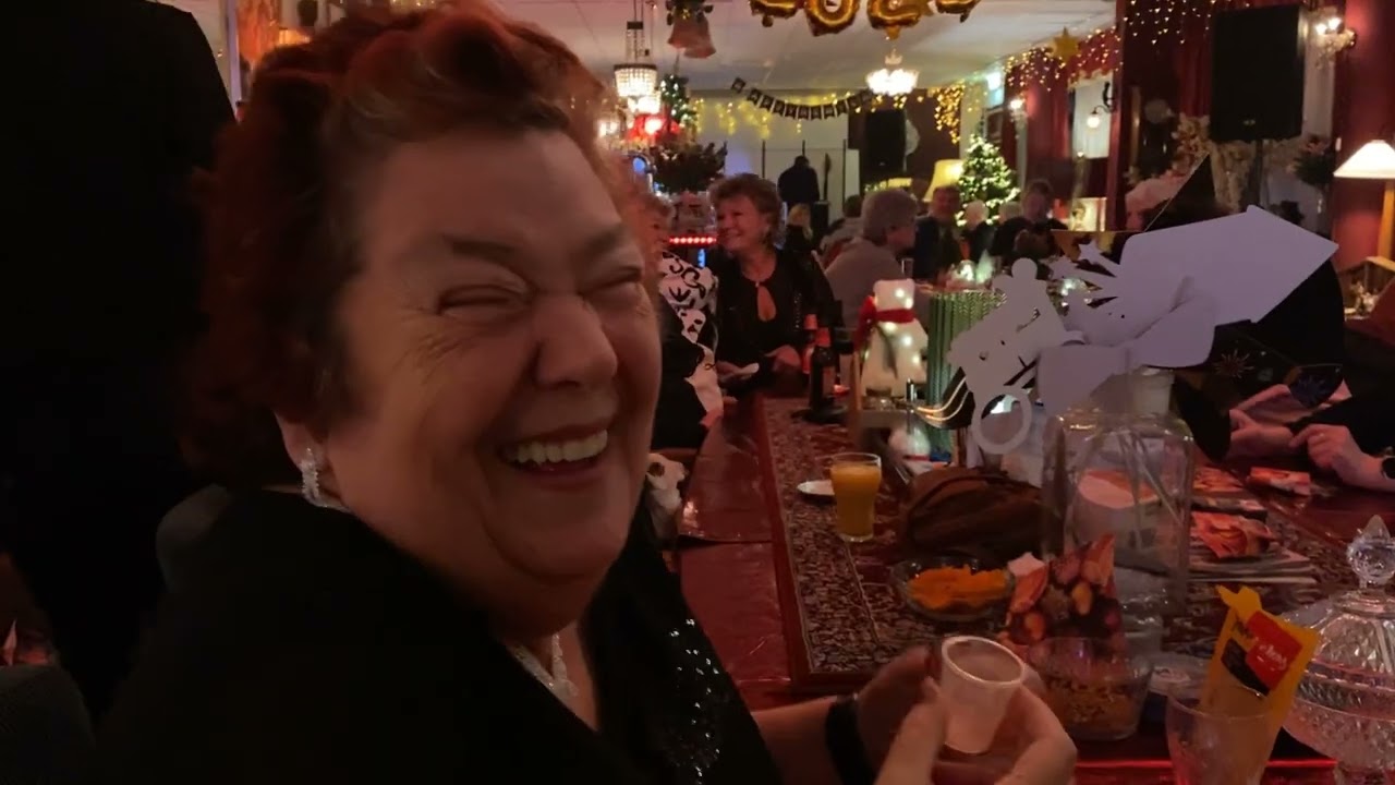 Nieuwe realityserie De Huiskamer van Oost: langer trailer | Haarlem105