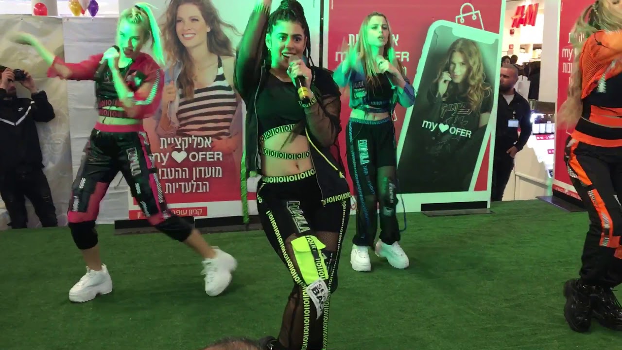 להקת פורמולה בהופעה קניון עופר נתניה - ג׳ונגל